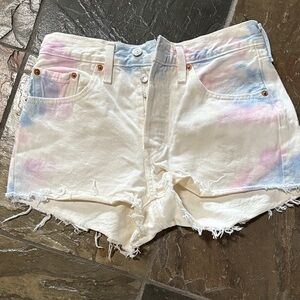 Levi's Pastel Tie-Dye Frayed Jean Shorts EUC